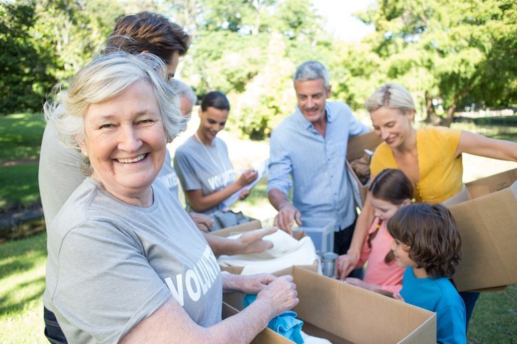 volunteerism-benefits-community.jpg